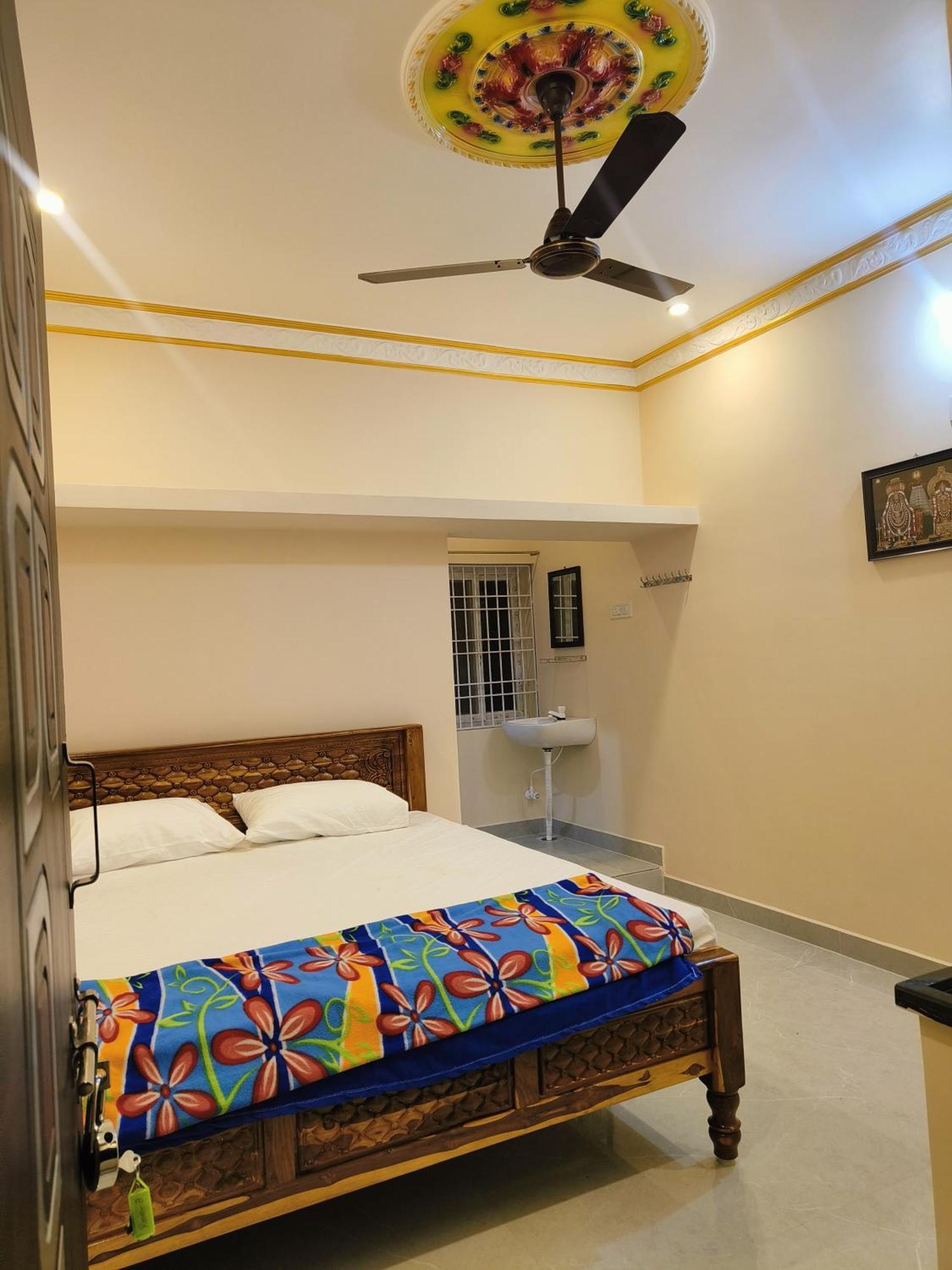 Liya Guest House Tiruvannamalai Exterior photo